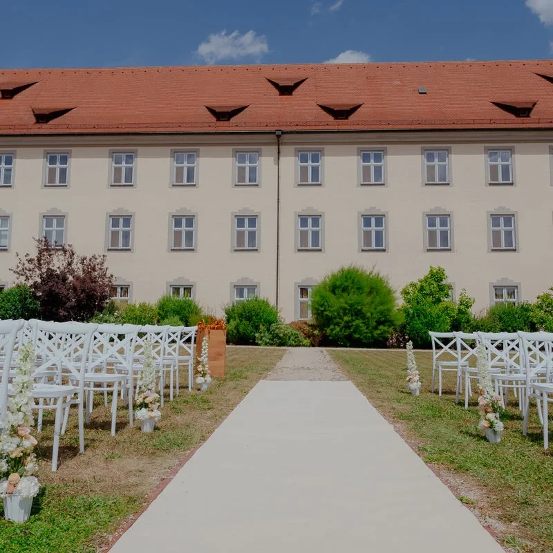 Echte Hochzeit im Kloster Holzen