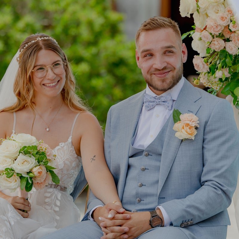 Hochzeitspaar bei der freien Trauung in Königswiesn Königsbrunn