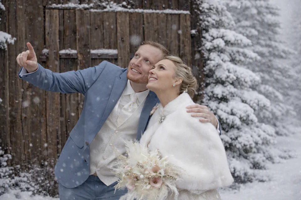 Winterhochzeit im verschneiten Paradies – Kloster Holzen